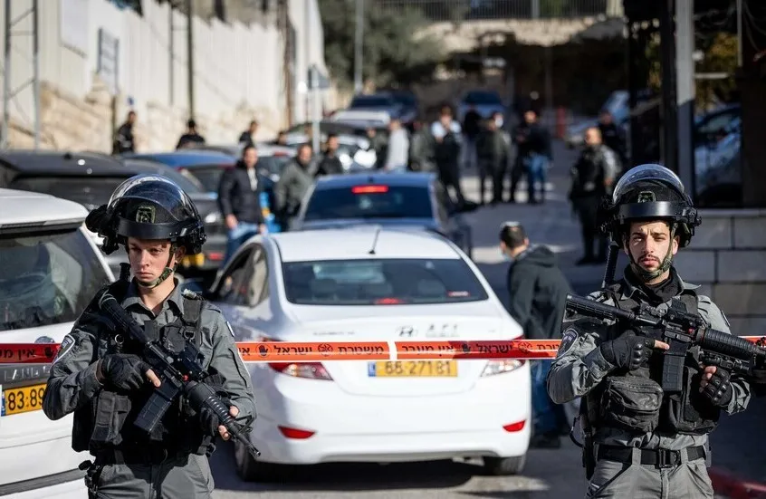 الشرطة الإسرائيلية تبعد الشيخين رائد صلاح وكمال خطيب عن المسجد الأقصى لمدة 6 أشهر